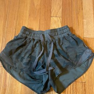 Lululemon hotttie hot Camo